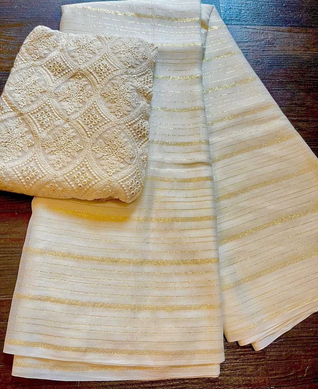 Naira Cream Georgette Saree – Timeless Grace with Blouse Piece