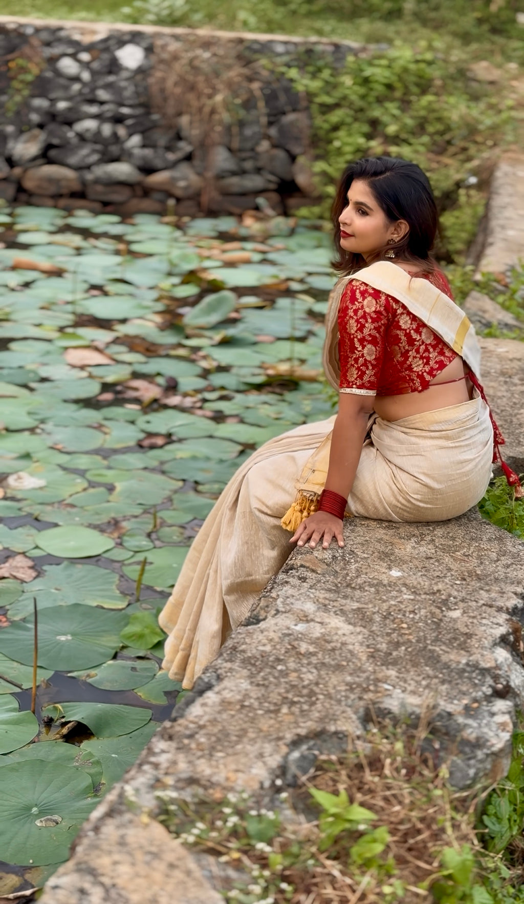 Posh - Gold Tissue Soft Linen Saree