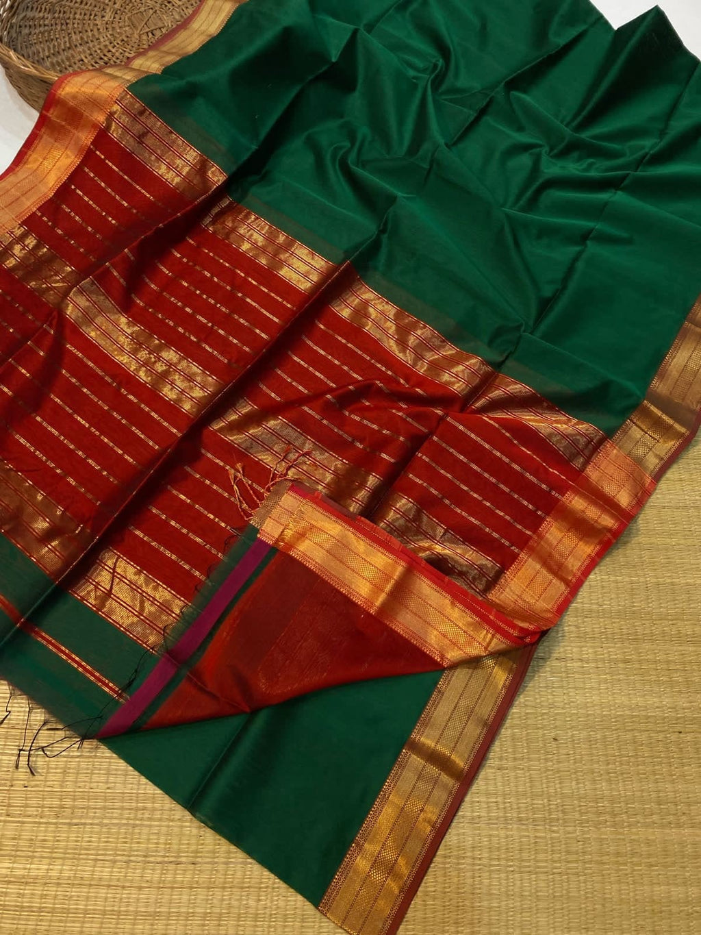 Diya Maheshwari Handloom Jari Chatai Border Saree