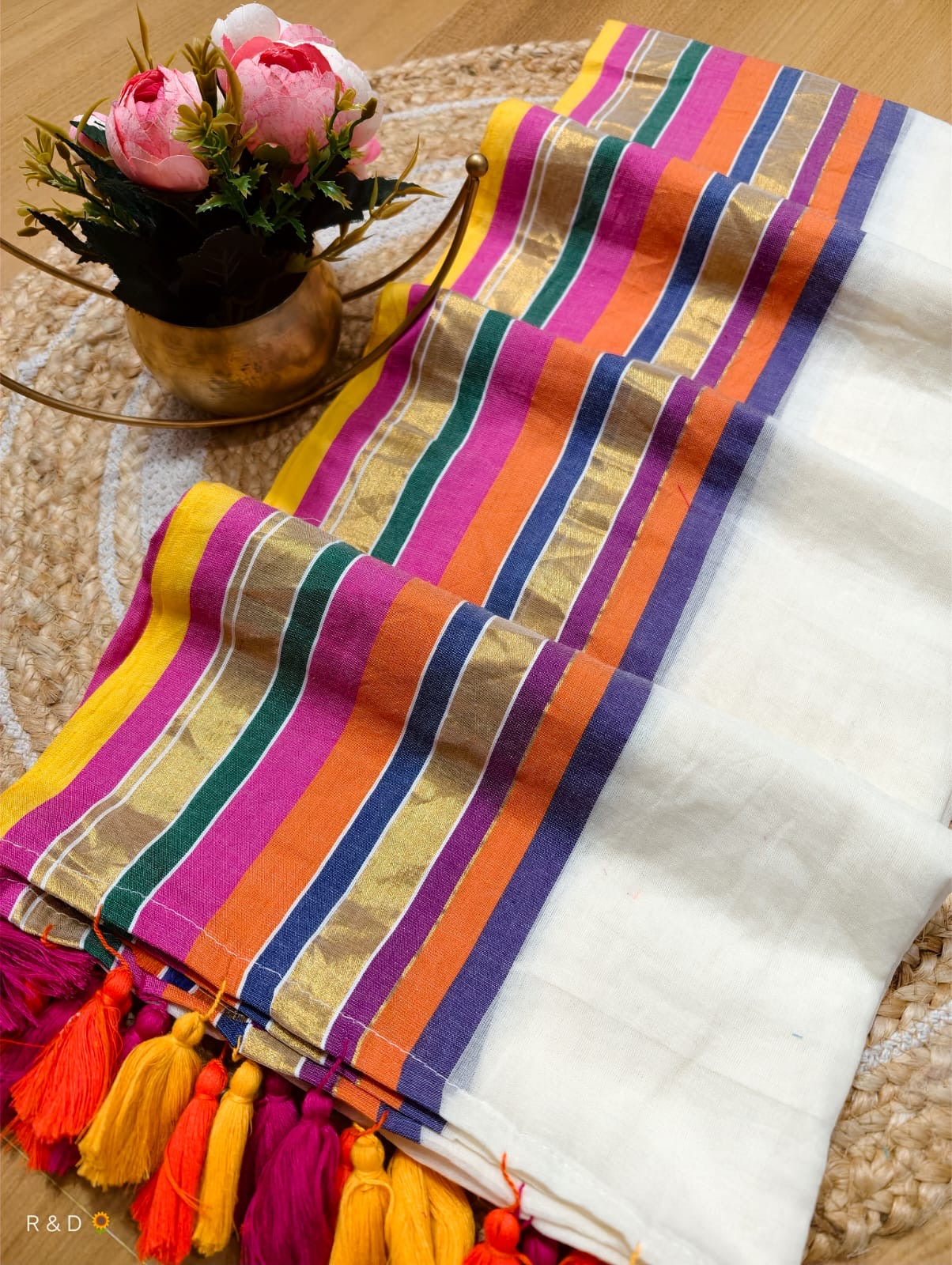 Vaidehi - 120 Mul Mul Handloom Cotton Saree