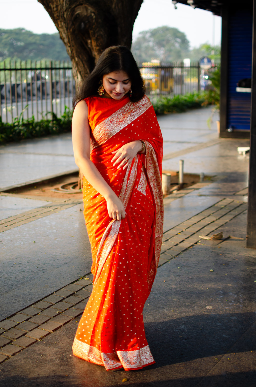 Liya - Georgette saree with gold butties
