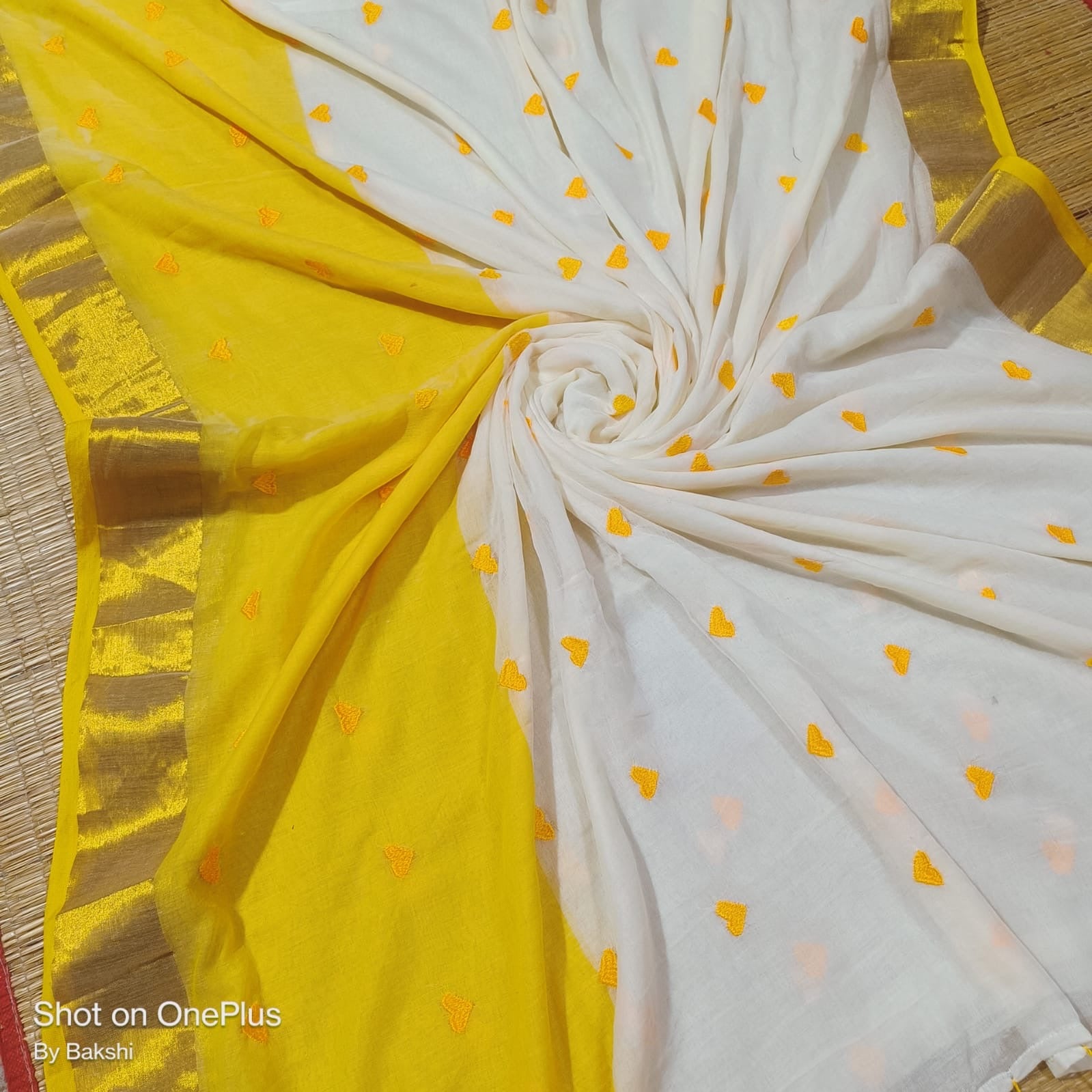 Sampatha - 120 Mul Mul Handloom Cotton Saree with embroidery