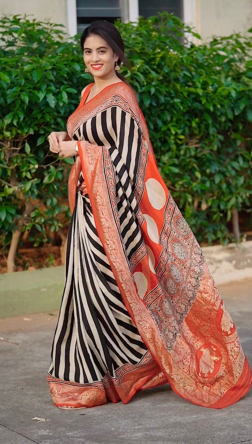 Aami - Pure Dola Silk weaving Saree