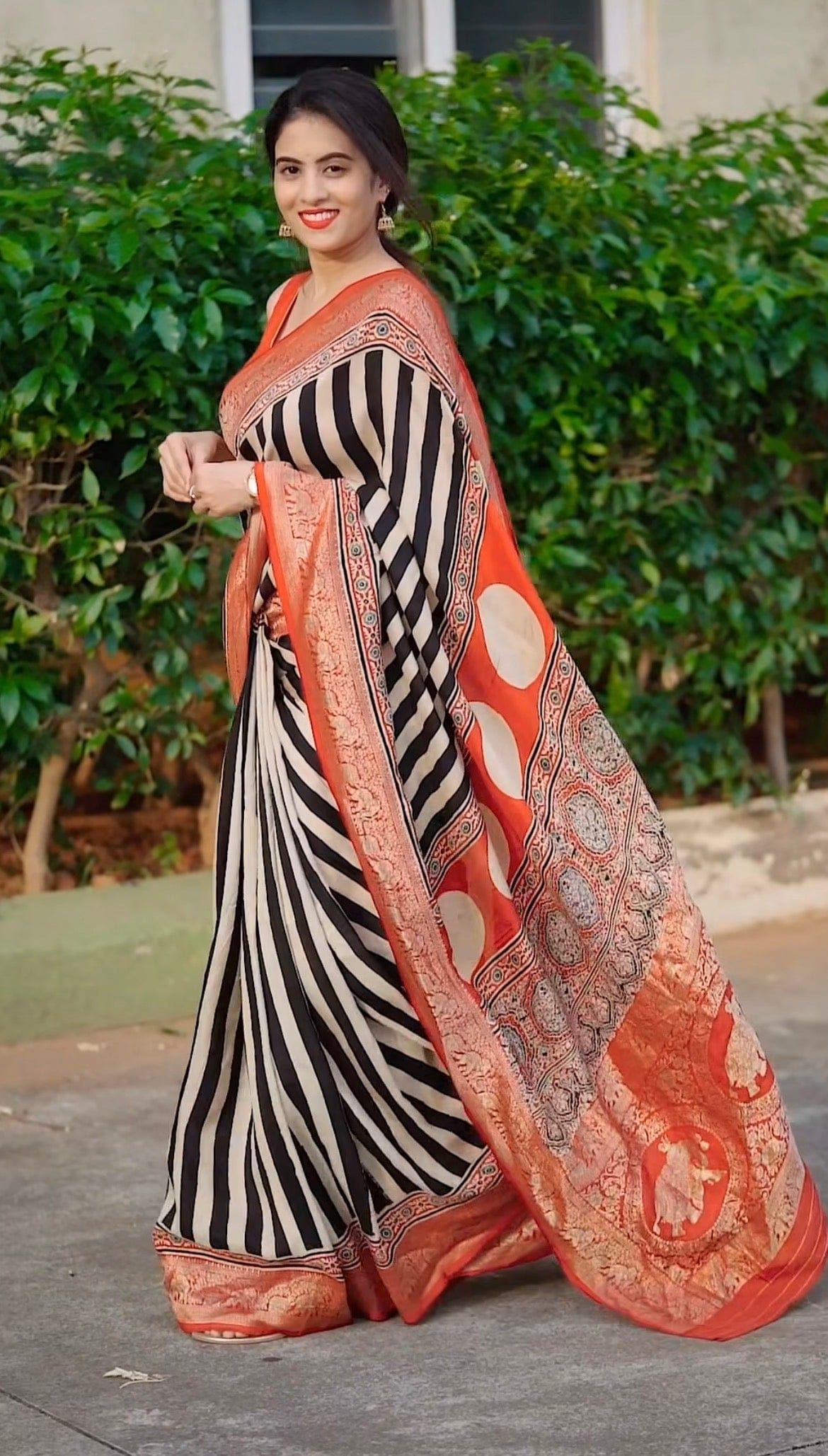 Aami - Pure Dola Silk weaving Saree