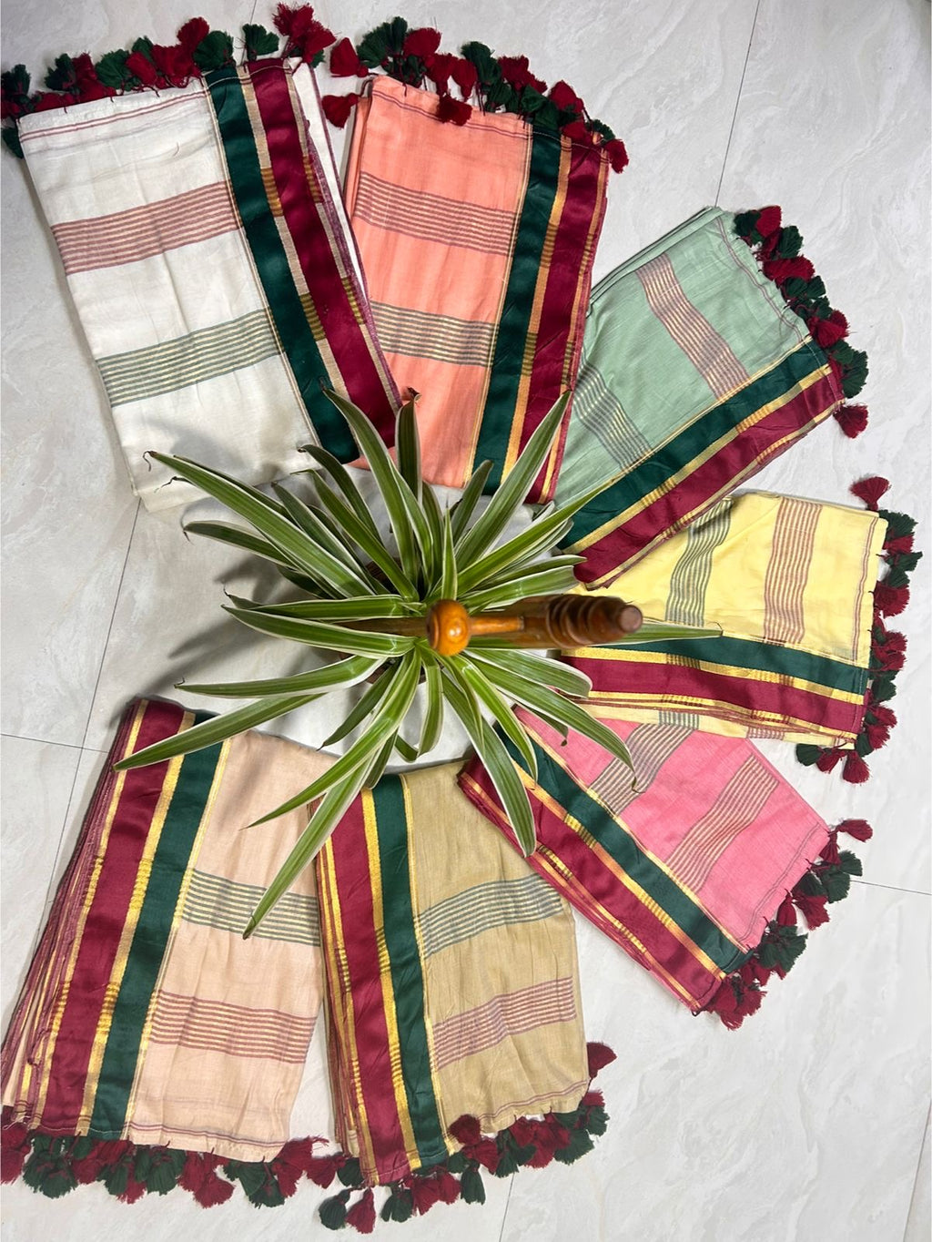 Samyukta - Handwoven Handloom Soft Cotton Saree