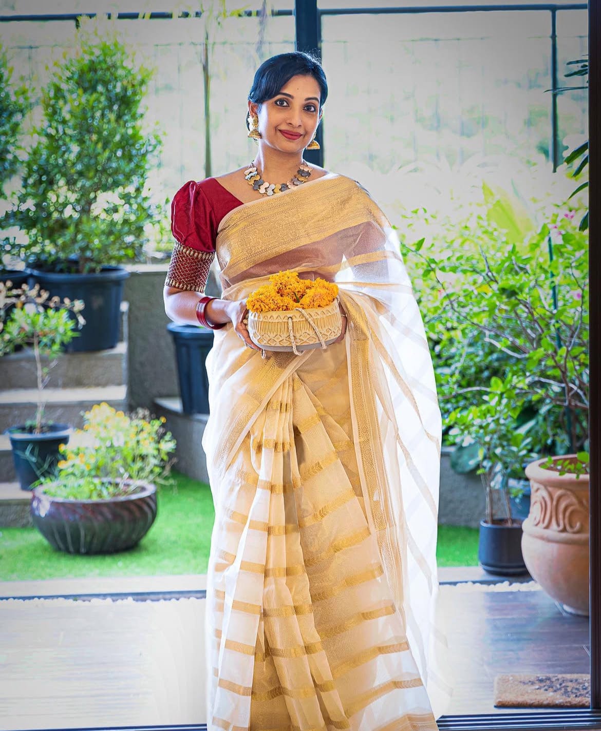 Sheetal - Onam Special Tissue Edition