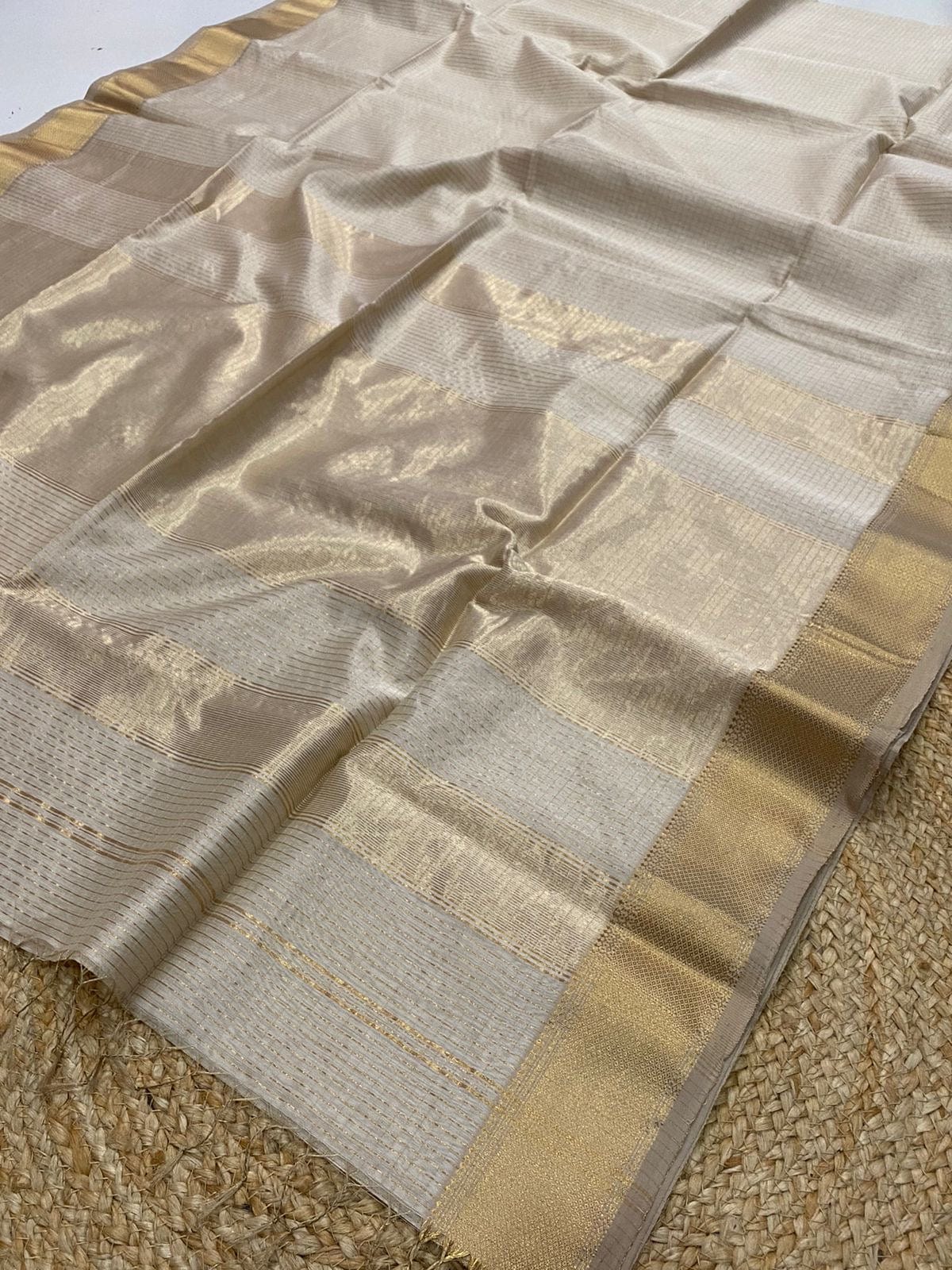 Leela - Maheshwari Silk-Cotton Saree – with zari checks