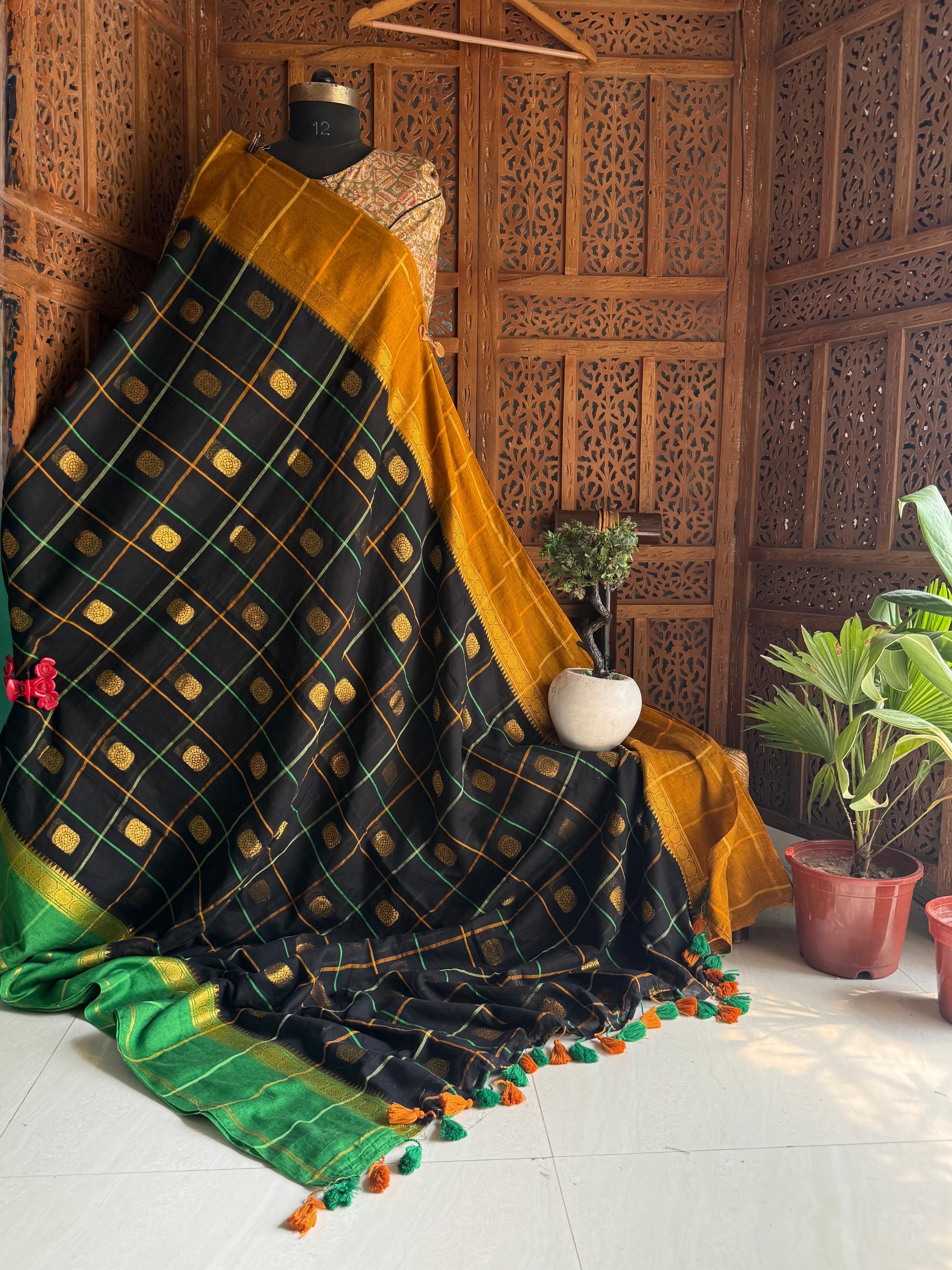 Savika - 120 Mul Mul Handloom Cotton Saree