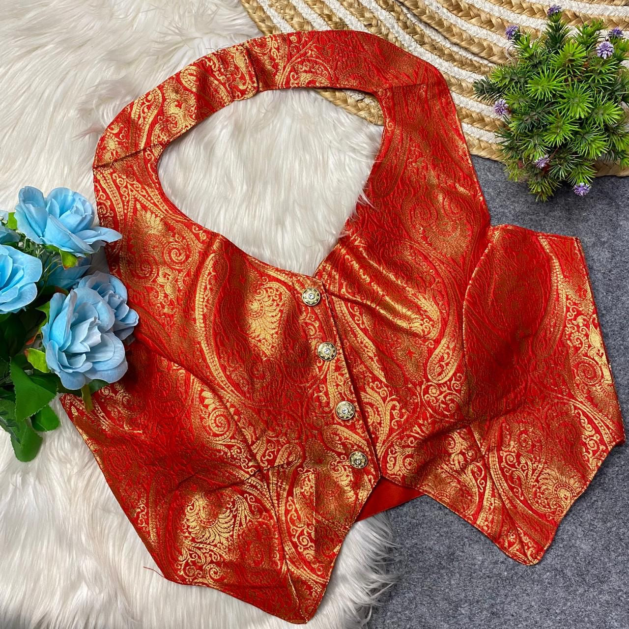 Urfi - Banarasi silk Padded Blouse