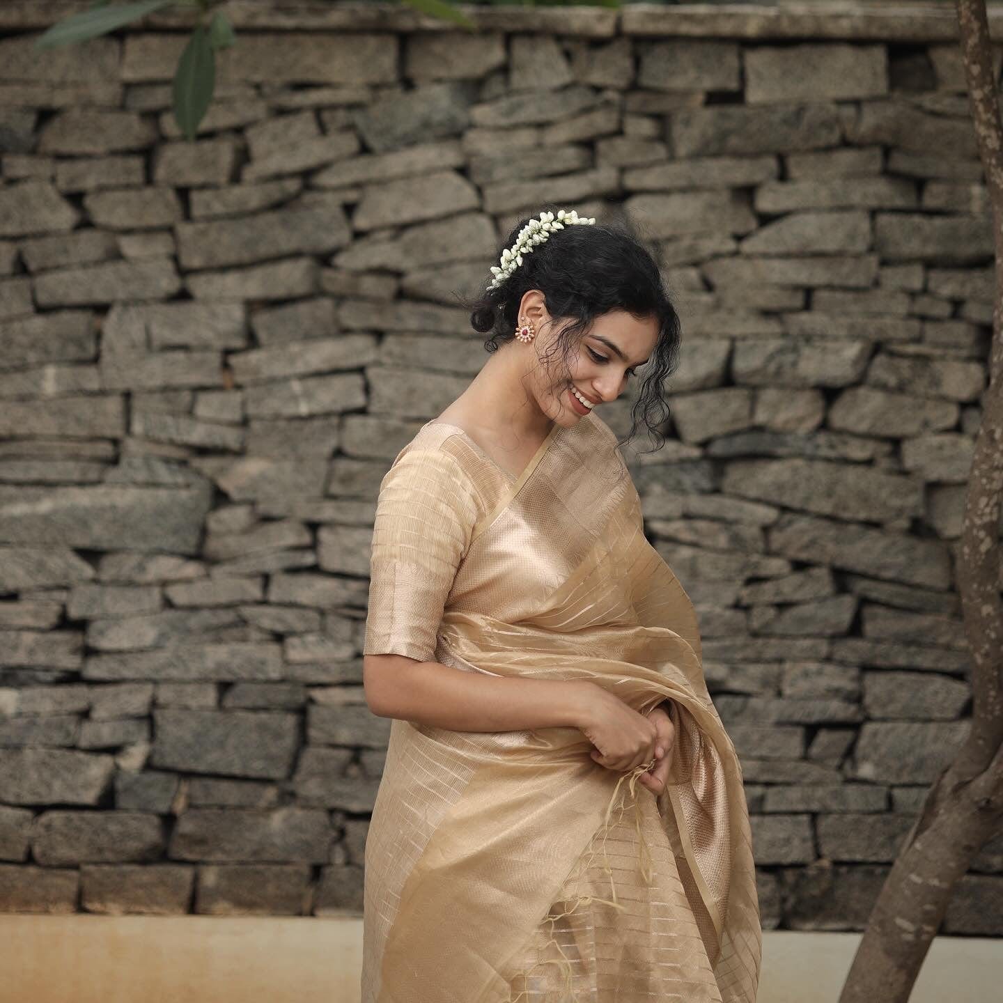 Mozhi - Golden Tissue Silk Saree