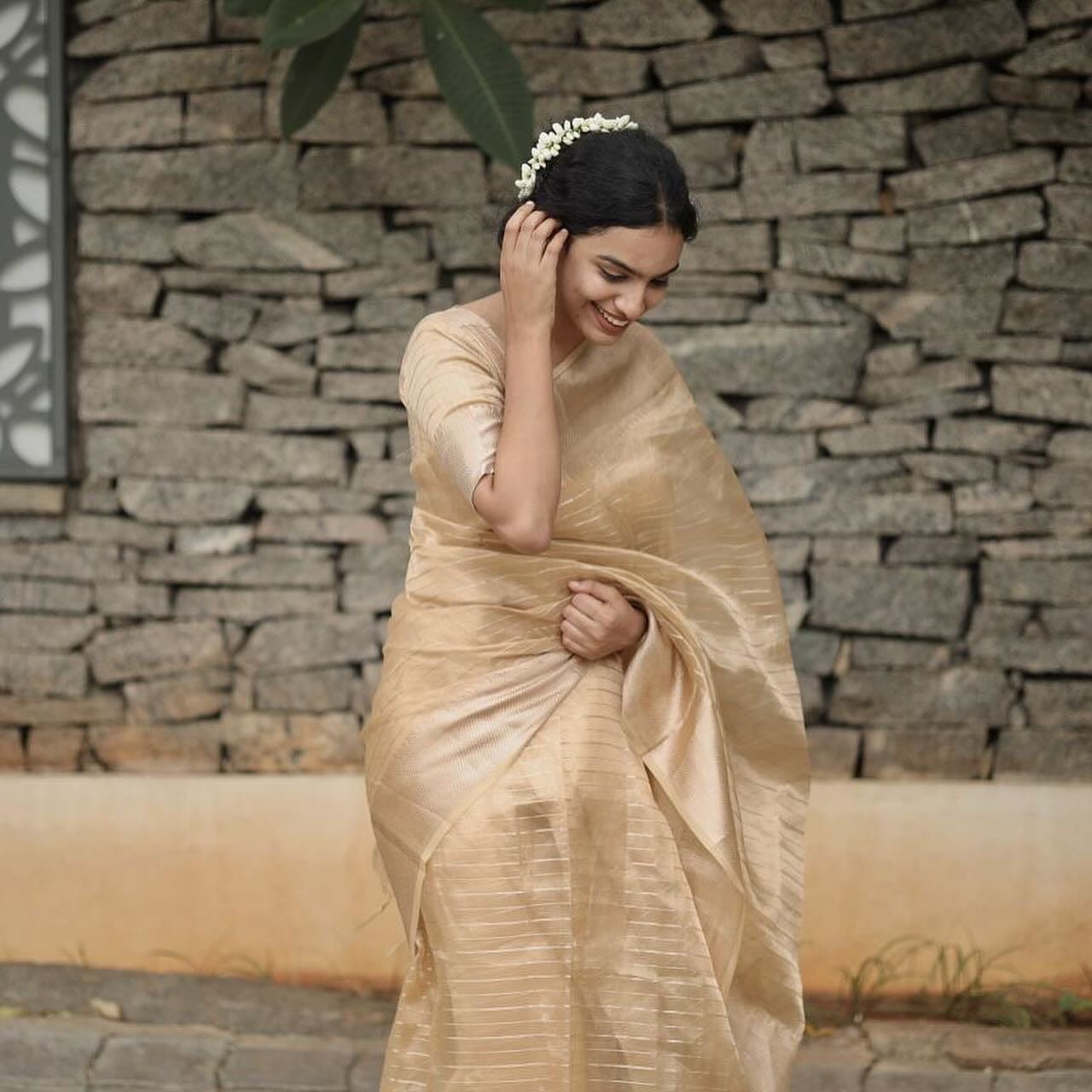 Mozhi - Golden Tissue Silk Saree