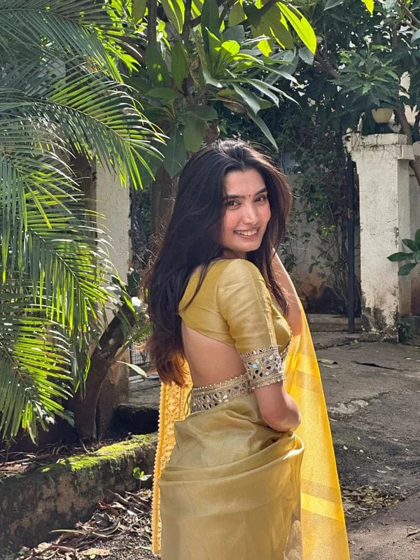 Kareena - Soft Tissue Banarasi Silk Saree