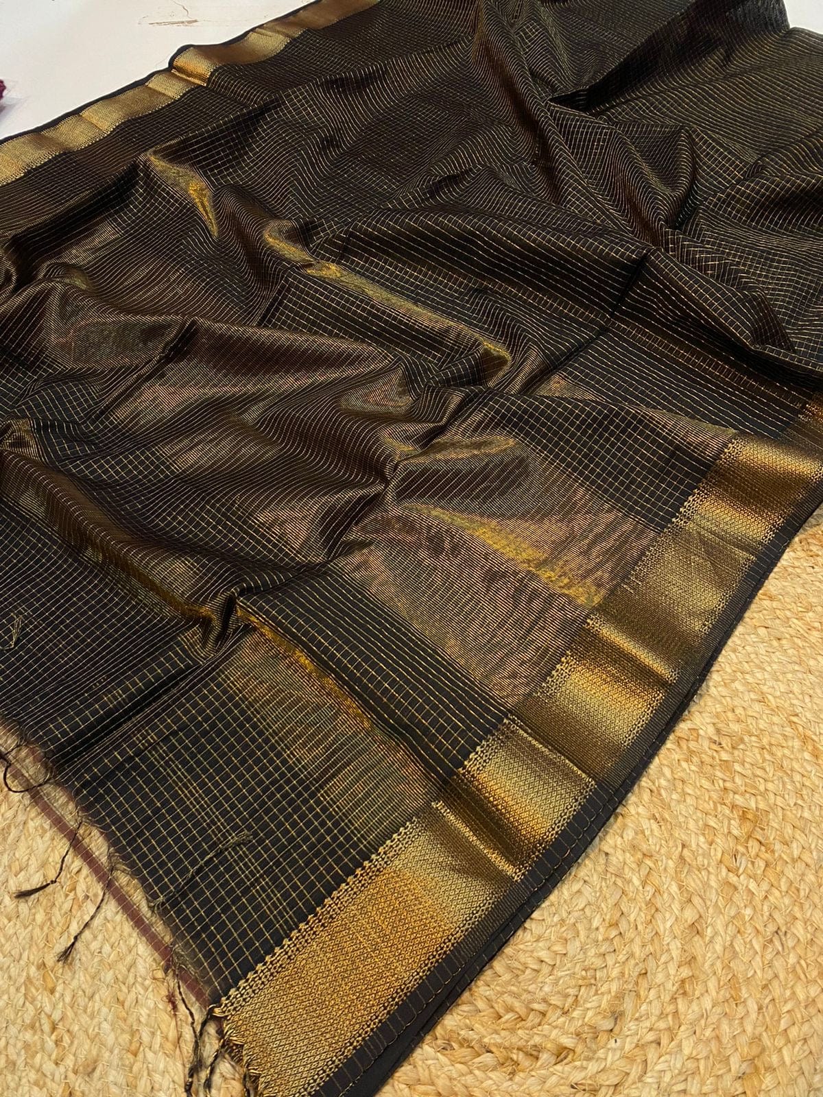 Leela - Maheshwari Silk-Cotton Saree – with zari checks