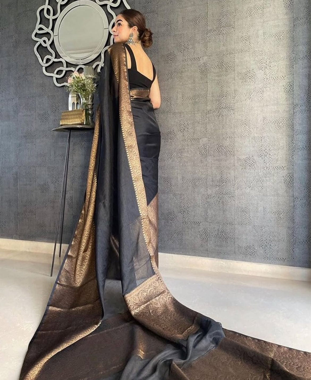 Gurleen - Timeless elegance with this exquisite Warm Silk Saree.