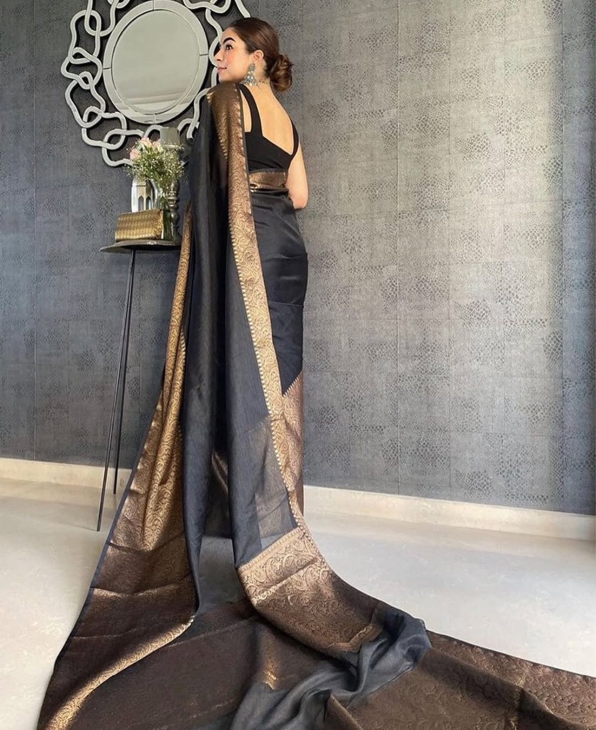 Gurleen - Timeless elegance with this exquisite Warm Silk Saree.