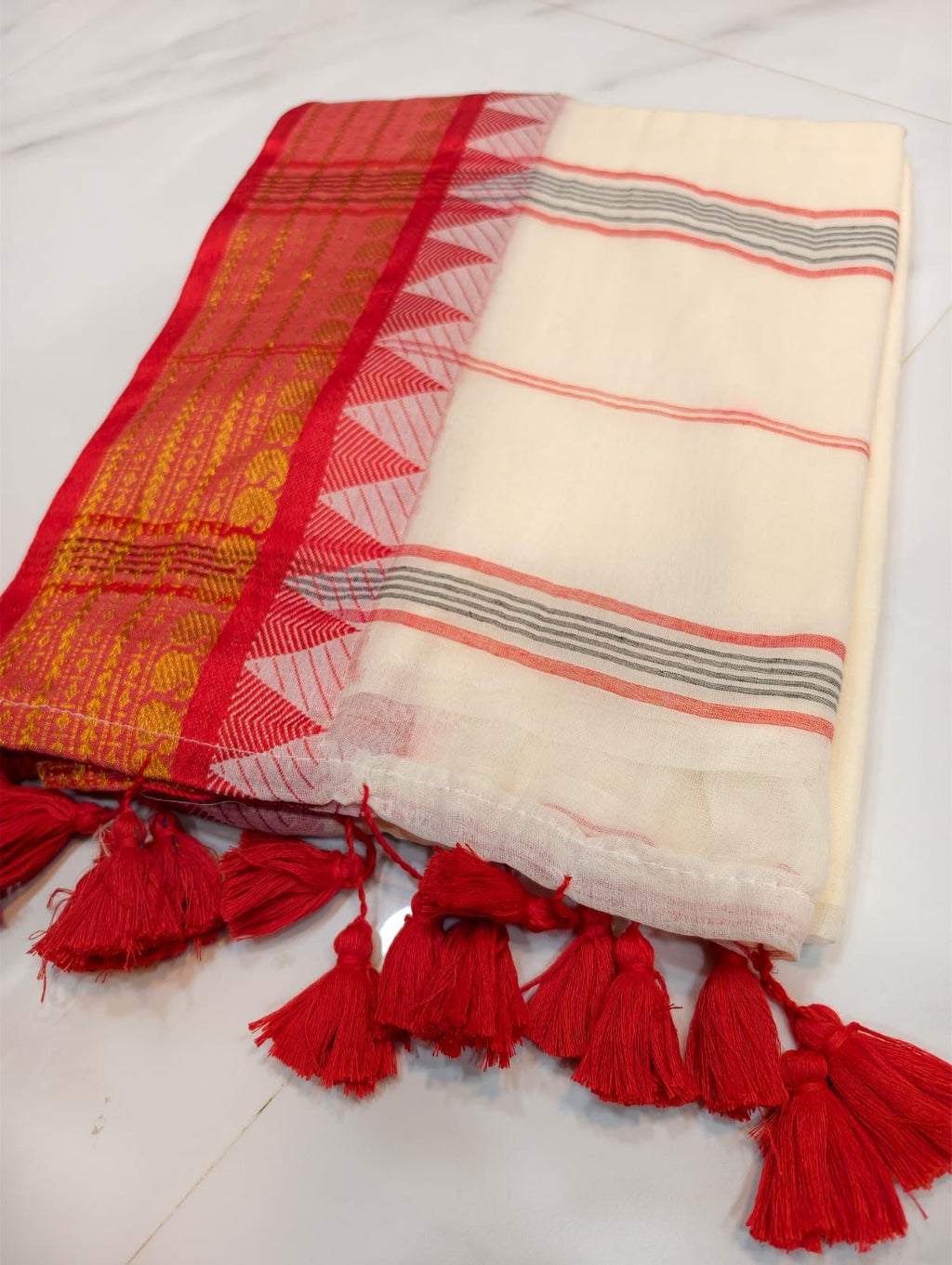 Savisha - 120 Mul Mul Handloom Cotton Saree