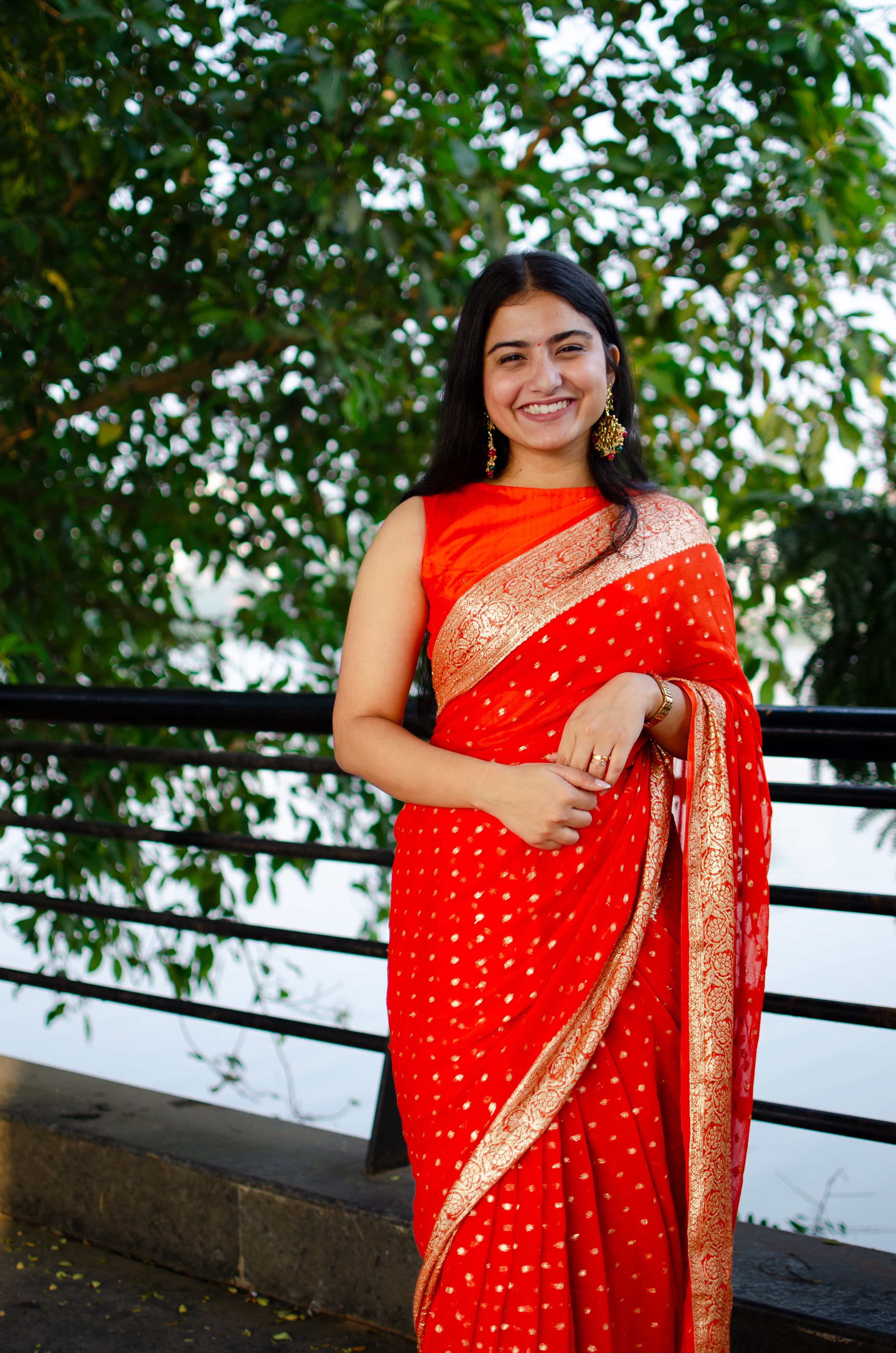 Liya - Georgette saree with gold butties