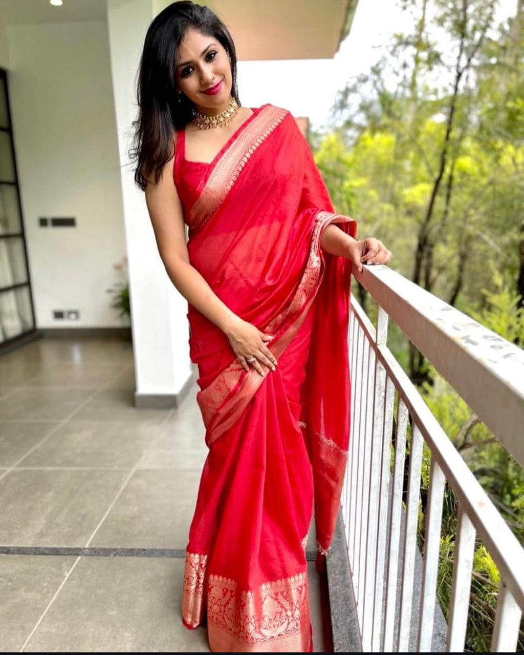 Roshni Banarasee Linen Saree Elegance