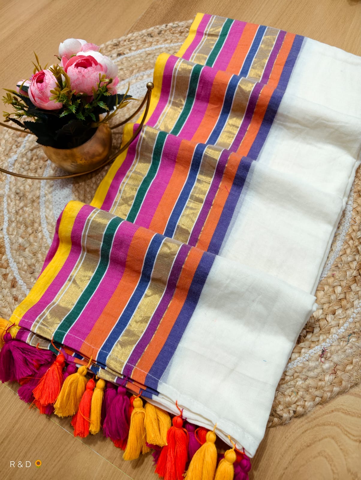 Vaidehi - 120 Mul Mul Handloom Cotton Saree