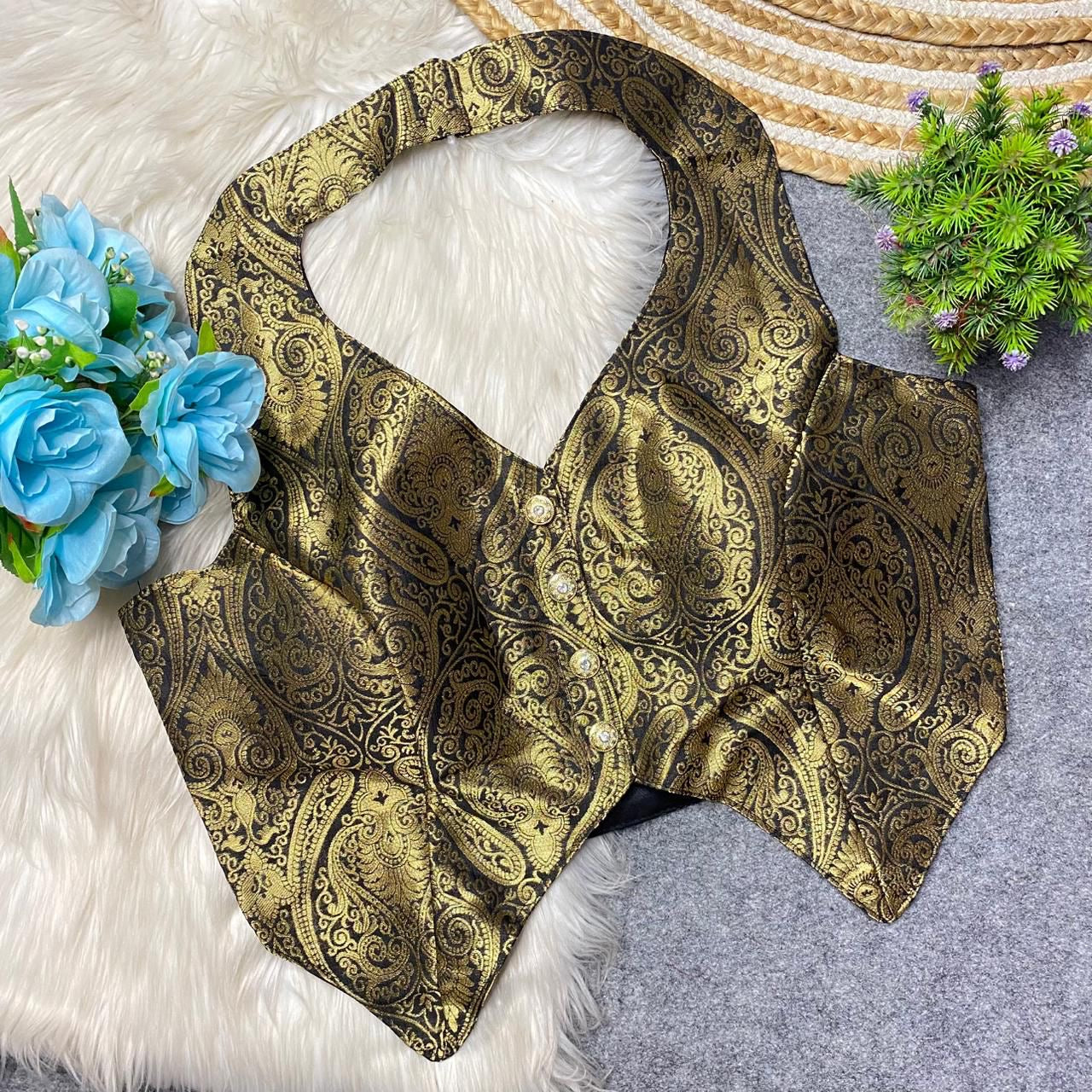 Urfi - Banarasi silk Padded Blouse