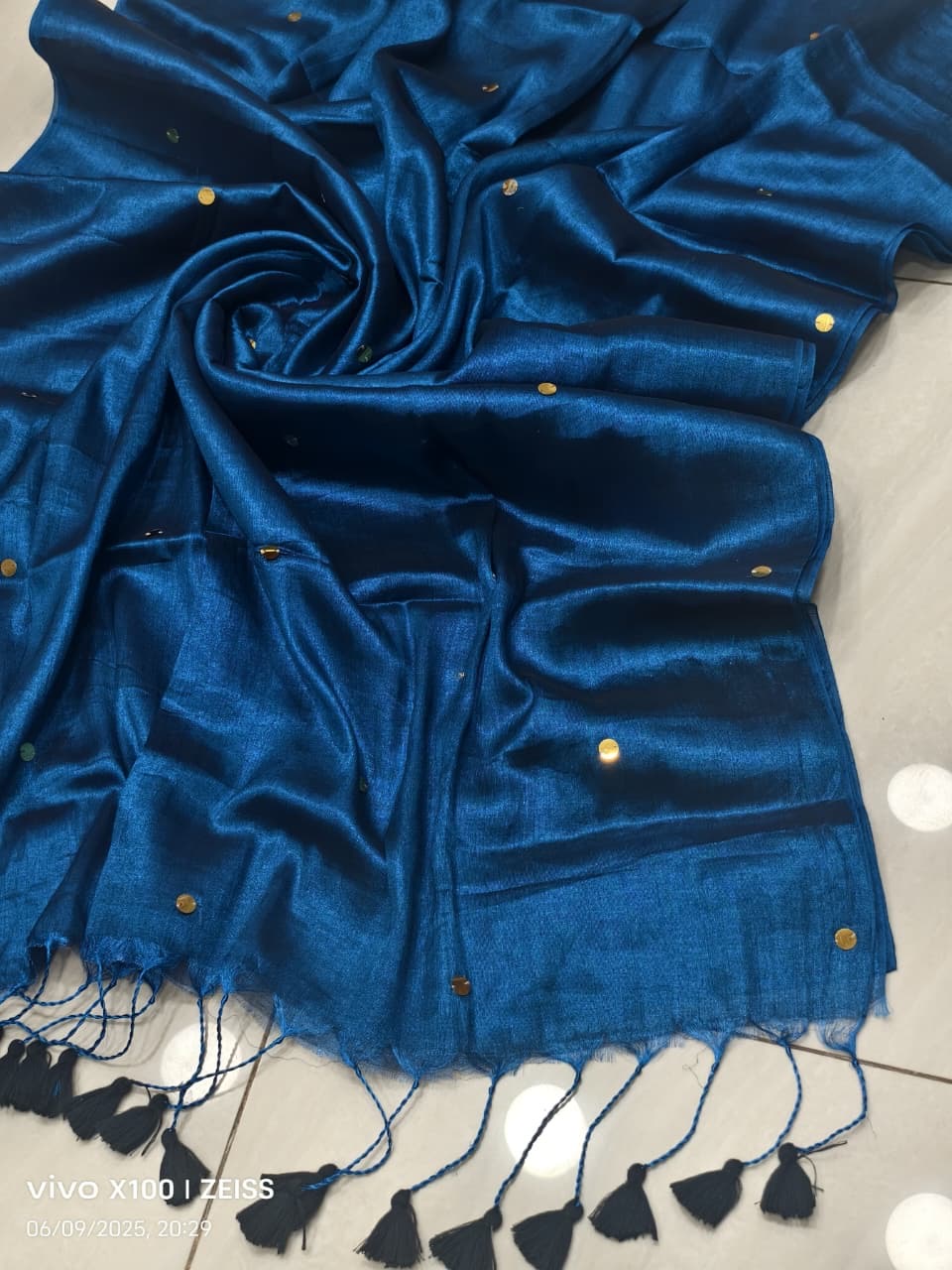 Tatvika - Handloom Tissue Silk Saree