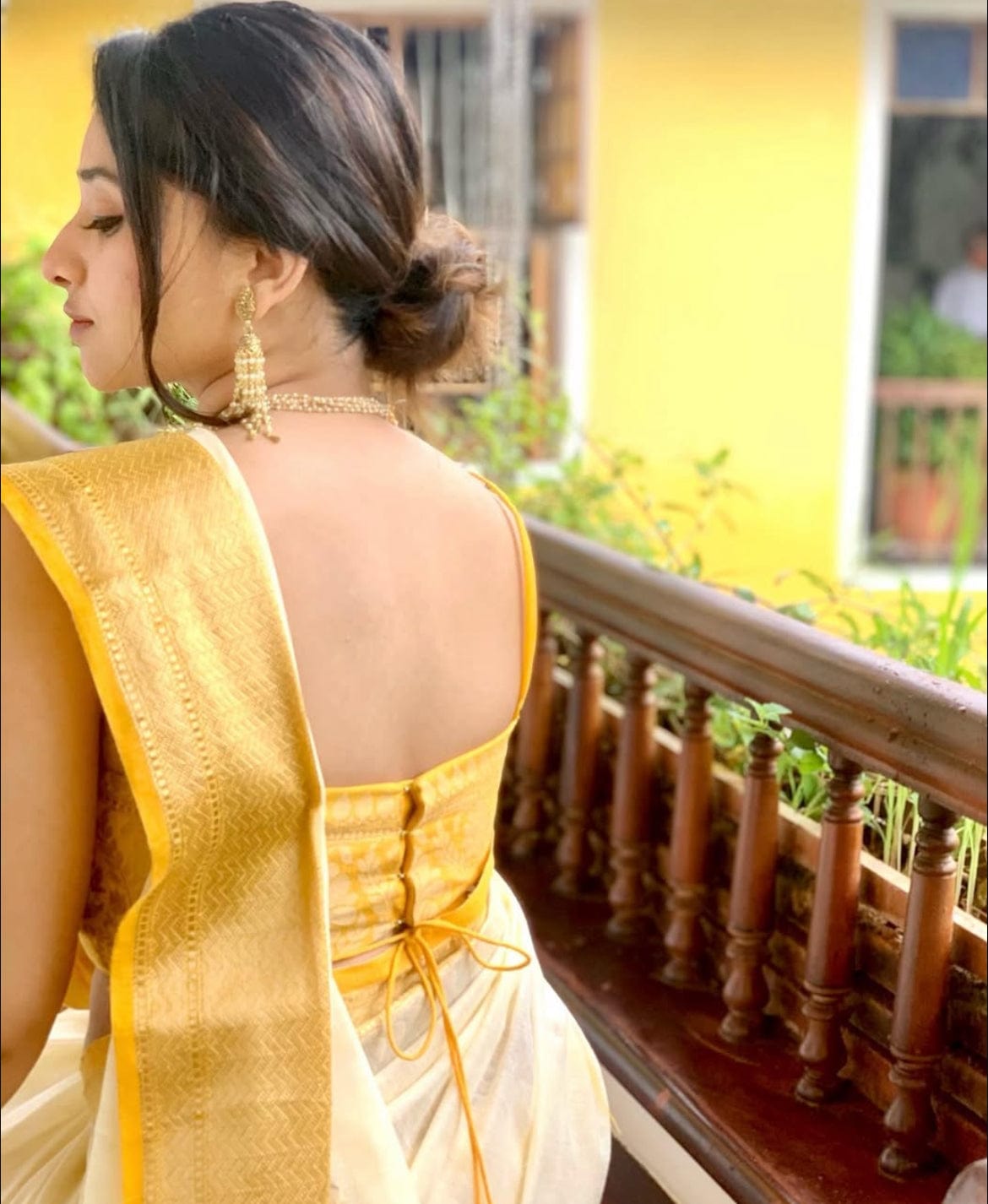 Rishika - Banarasi Linen Saree