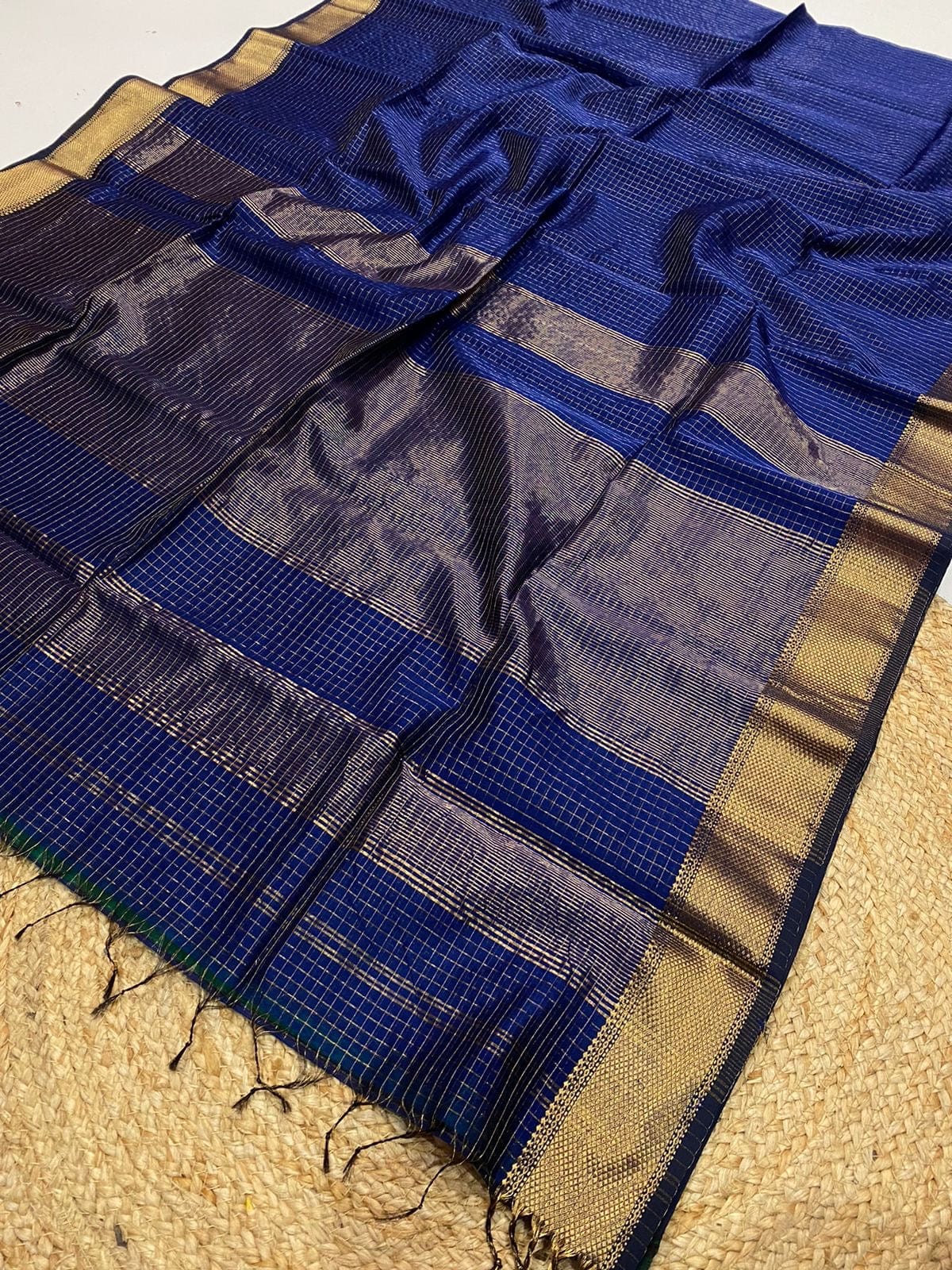 Leela - Maheshwari Silk-Cotton Saree – with zari checks