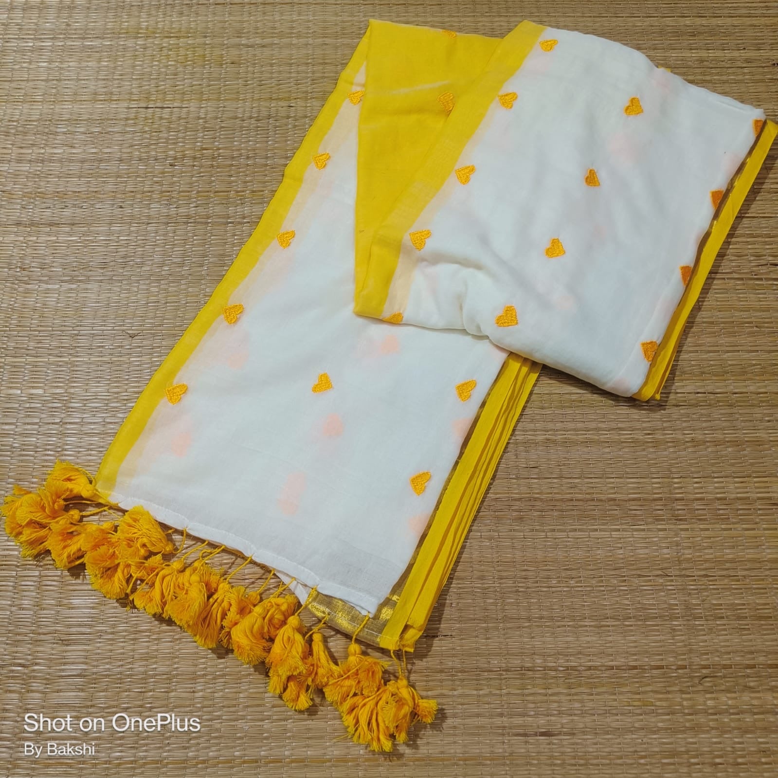 Sampatha - 120 Mul Mul Handloom Cotton Saree with embroidery