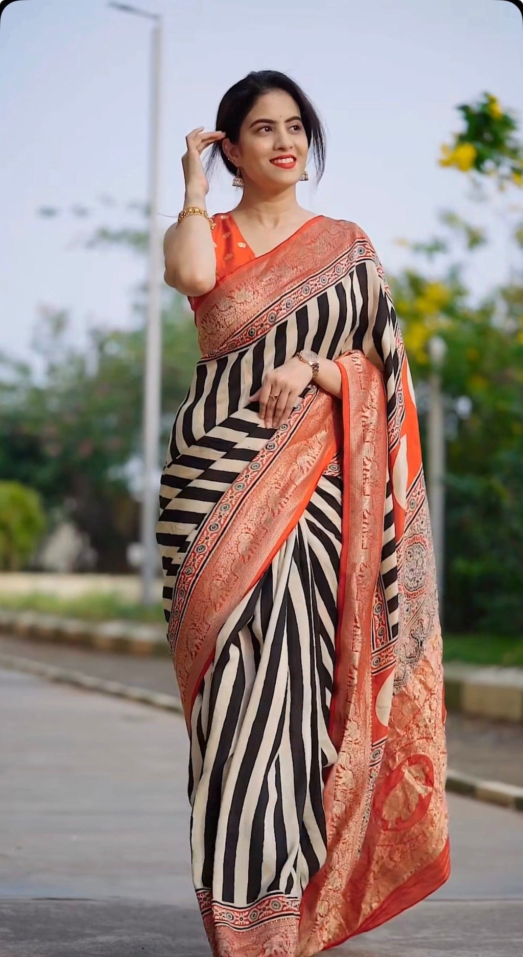 Aami - Pure Dola Silk weaving Saree